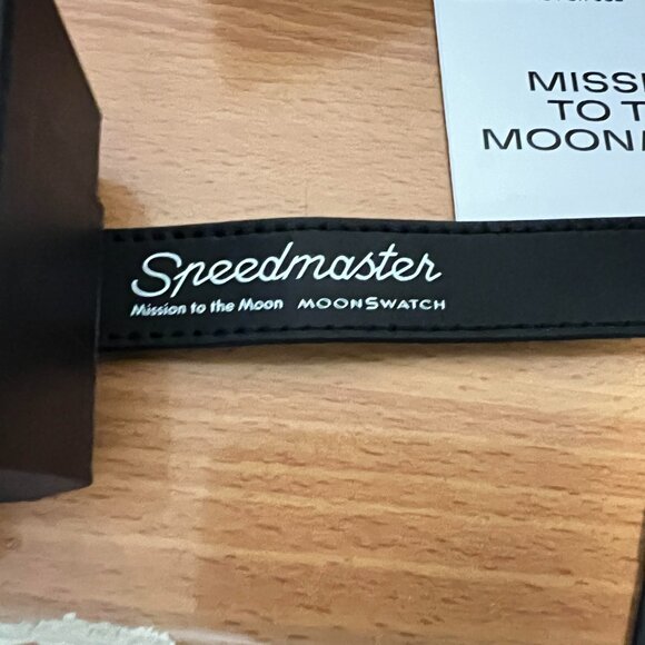 Authentic OMEGA X SWATCH MoonSwatch Mission to the Moonphase Snoopy Black Unisex - Picture 12 of 13